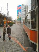 Blick auf den f�hrenden Tw 482 (KT4D) am Hackschen Markt, Themenfahrt November 2008