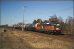 185 594-9 im Einsatz für die HSL Logistic fuhr mit einem Kesselwagen-Zug am 06.04.2018 durch die Berliner Wuhlheide