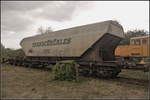 In der typischen eckigen Bauform zeigt sich der vierachsige Drehgestellwagen Transcereales 132 der Gattung Uagps des Einstellers CTC aus Frankreich.