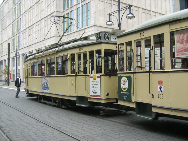Tw 5984 (mit Beiwagen) am S-Bhf. Alexanderplatz, 12.10.2008