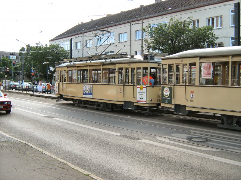 Tw 5984 mit H�nger in Berlin K�penick, Sommer 2007