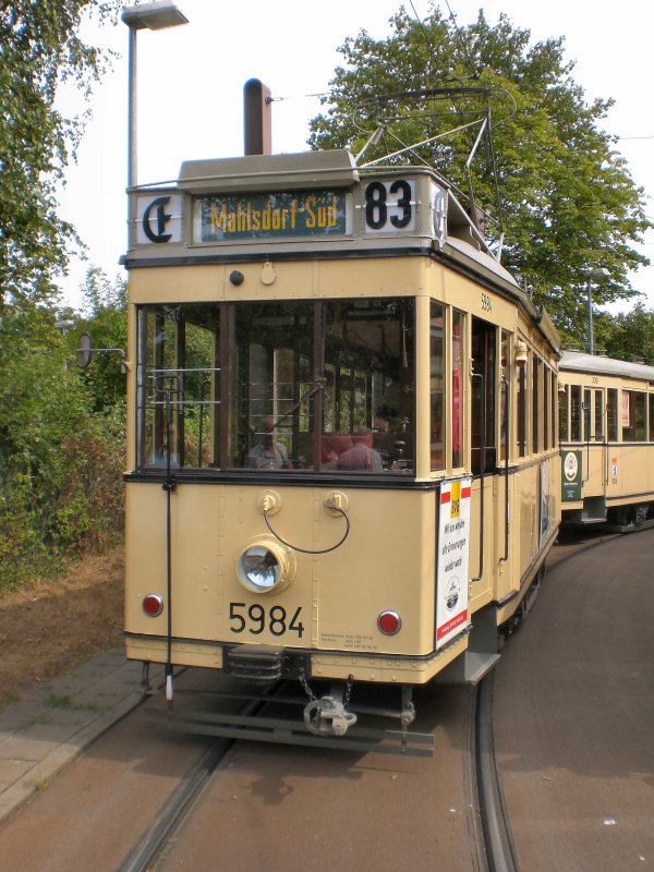 Tw 5984 mit Zielschild Mahlsdorf S�d in der Schleife Mahlsdorf, Berlin 9.8.2009 Berlin