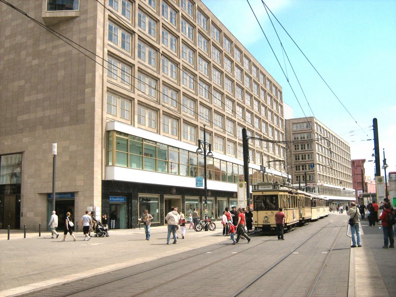 Vor der n�chsten Themenfahrt, Alexanderplatz 14.6.2009